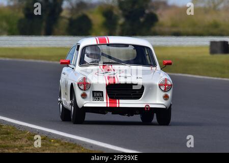 Mike Lamplow, Gilbern GT, Ecurie Classic Racing, Historic Sports Car Club, HSCC, Jim Russell Trophy Meeting, aprile 2021, Snetterton, Norfolk, Great Foto Stock