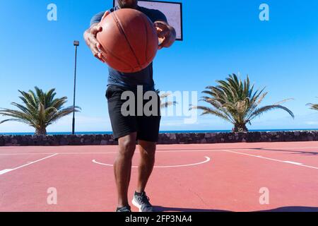 Afro giocatore di basket Foto Stock