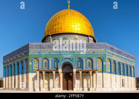 Gerusalemme, Israele; 4 maggio 2021 - la cupola della roccia è un santuario islamico situato sul Monte del Tempio nella Città Vecchia di Gerusalemme. Foto Stock