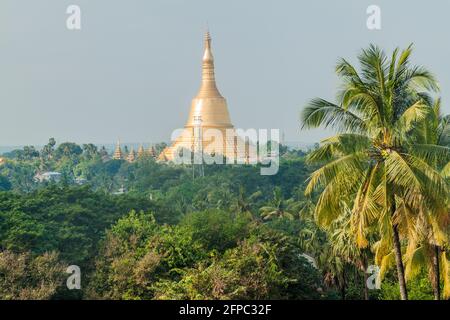 Shwemawdaw Pagoda a Bago, Myanmar Foto Stock