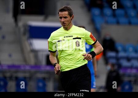 GENK, BELGIO - MAGGIO 20: Arbitro Jan Boterberg durante la partita della Giupiler Pro League tra il KRC Genk e il Royal Antwerp FC alla Luminus Arena il 20 maggio 2021 a Genk, Belgio (Foto di Jeroen Meuwsen/Orange Pictures) Foto Stock