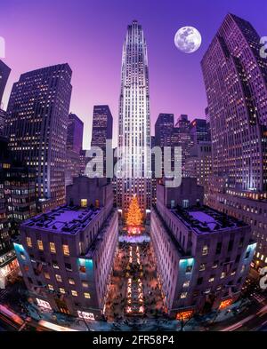 2005 STORICHE LUCI DELL'ALBERO DI NATALE CENTRO ROCKEFELLER (©RAYMOND HOOD 1939) MIDTOWN MANHATTAN NEW YORK CITY STATI UNITI Foto Stock