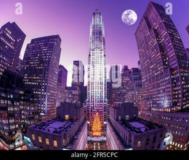 2005 STORICHE LUCI DELL'ALBERO DI NATALE CENTRO ROCKEFELLER (©RAYMOND HOOD 1939) MIDTOWN MANHATTAN NEW YORK CITY STATI UNITI Foto Stock