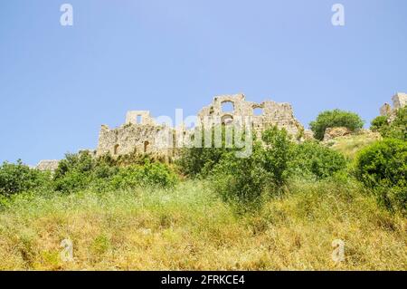 Il Parco Nazionale della Fortezza di Yehi'am è un parco nazionale israeliano nell'alta Galilea occidentale, Israele la struttura si basa sul cast di Iudyn del tempo dei Crociati Foto Stock