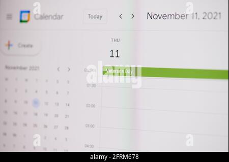 New york, USA - 17 febbraio 2021: 3Veteran giorno 11 di novembre su google calendario su schermo del portatile vista ravvicinata. Foto Stock