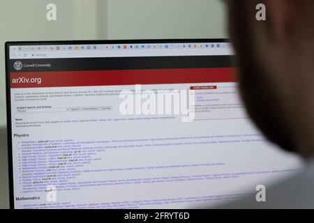 New York, USA - 1 maggio 2021: Sito web della società arXiv su schermo, Editoriale illustrativo Foto Stock
