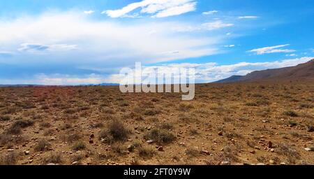 Cielo blu ghiaccio sul mozzafiato Karoo Foto Stock