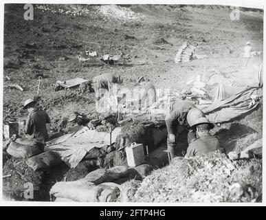 Prima guerra mondiale, prima guerra mondiale, fronte occidentale - truppe britanniche nel campo dove riposano, Francia Foto Stock