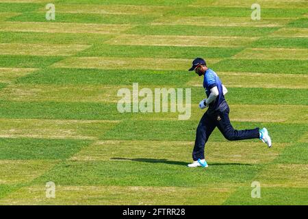 Dhaka, Bangladesh. 21 Maggio 2021. Lo Shakib al Hasan del Bangladesh ha visto durante una sessione di pratica allo Sher-e-Bangla National Cricket Stadium, prima della prima di tre partite internazionali di cricket di un giorno (ODI) tra Bangladesh e Sri Lanka. (Foto di Zabed Hasnain Chowdhury/SOPA Images/Sipa USA) Credit: Sipa USA/Alamy Live News Foto Stock