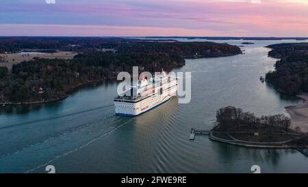 Cruiseferry Viking Cinderella partenza da Turku per la traversata notturna a Stoccolma, Svezia. Foto Stock