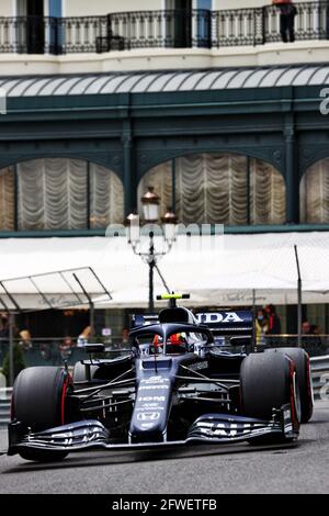 Monte Carlo, Monaco. 22 maggio 2021. Pierre Gasly (fra) AlphaTauri AT02. Gran Premio di Monaco, sabato 22 maggio 2021. Monte Carlo, Monaco. Credit: James Moy/Alamy Live News Foto Stock
