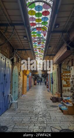 Il quartiere cristiano è uno dei quattro quartieri della città vecchia fortificata di Gerusalemme, gli altri tre sono il quartiere ebraico, il quartiere musulmano An Foto Stock