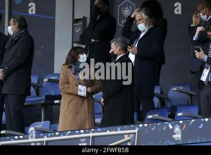 Sindaco di Parigi Anne Hidalgo, ex presidente francese Nicolas Sarkozy, presidente della Lega francese LFP Vincent Labrune durante la partita di calcio della Coppa di Francia tra AS Monaco (ASM) e Paris Saint-Germain PSG il 19 maggio 2021 allo Stade de France a Saint-Denis vicino a Parigi, Francia - Foto Jean Catuffe / DPPI / LiveMedia Foto Stock