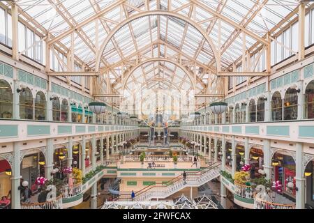 Dublino, Irlanda - Settembre 12 2016: Interno del centro commerciale Stephen's Green Shopping Center nella città di Dublino, Irlanda. Foto Stock