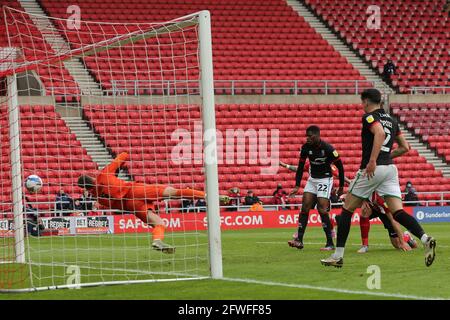 SUNDERLAND, REGNO UNITO. IL 22 MAGGIO Charlie Wyke di Sunderland segna il suo secondo gol durante la partita della Sky Bet League 1 tra Sunderland e Lincoln City allo Stadium of Light, Sunderland, sabato 22 maggio 2021. (Credit: Mark Fletcher | MI News) Credit: MI News & Sport /Alamy Live News Foto Stock