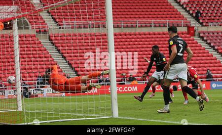 SUNDERLAND, REGNO UNITO. IL 22 MAGGIO Charlie Wyke di Sunderland segna il suo secondo gol durante la partita della Sky Bet League 1 tra Sunderland e Lincoln City allo Stadium of Light, Sunderland, sabato 22 maggio 2021. (Credit: Mark Fletcher | MI News) Credit: MI News & Sport /Alamy Live News Foto Stock