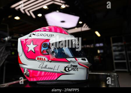 Monte Carlo, Monaco. 22 maggio 2021. Il casco di Anthoine Hubert con il Team Alpine F1. 22.05.2021. Campionato del mondo Formula 1, Rd 5, Gran Premio di Monaco, Monte Carlo, Monaco, Giorno di qualificazione. Il credito fotografico dovrebbe essere: XPB/immagini dell'associazione stampa. Credit: XPB Images Ltd/Alamy Live News Foto Stock