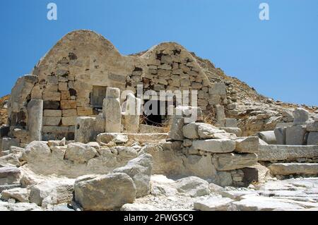 Antiche rovine di Thera sul Monte Messavouno sull'Isola greca di Santorini nel Mar Egeo Foto Stock