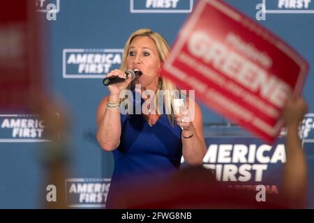 Mesa, Arizona, Stati Uniti. 21 Maggio 2021. Il rappresentante MARJORIE TAYLOR GREENE (R-GA) e il rappresentante Matt Gaetz (R-FL) tengono il secondo dei loro raduni ''America First'' in questo sobborgo di Phoenix. Credit: Brian Cahn/ZUMA Wire/Alamy Live News Foto Stock