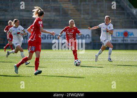 Orebro, Svezia. 22 maggio 2021. Nathalie Hoff Persson (8 Orebro) durante la partita nella Lega svedese OBOS Damallsvenskan tra Orebro e Vaxjo alla Behrn Arena di Orebro, Svezia. Credit: SPP Sport Press Photo. /Alamy Live News Foto Stock