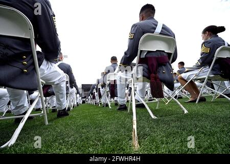 New York, Stati Uniti. 22 maggio 2021. Il corpo dei cadetti di laurea si siede durante l'inizio della cerimonia di laurea West Point 2021 dell'Accademia militare degli Stati Uniti, West Point, NY, 22 maggio 2021. (Foto di Anthony Behar/Sipa USA) Credit: Sipa USA/Alamy Live News Foto Stock