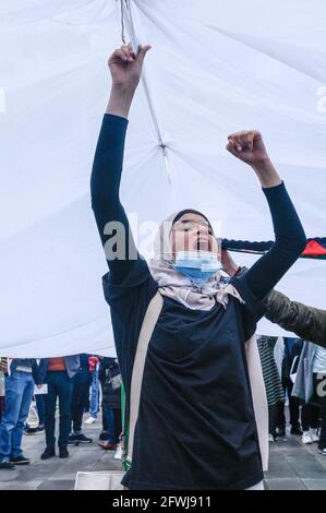 Parigi, Francia. 22 maggio 2021. Protesta pro Palestina contro Place de la République a Parigi, Francia, il 22 maggio 2021. Photo Kelly Linsale /bePress Photo Agency/ABACAPRESS.COM Credit: Abaca Press/Alamy Live News Foto Stock