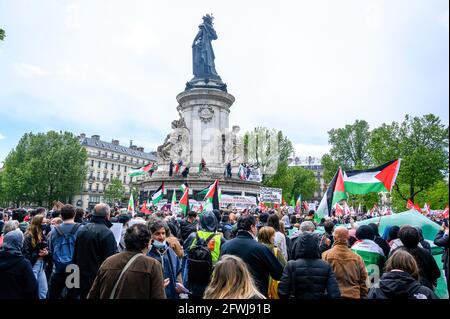 Parigi, Francia. 22 maggio 2021. Protesta pro Palestina contro Place de la République a Parigi, Francia, il 22 maggio 2021. Photo Kelly Linsale /bePress Photo Agency/ABACAPRESS.COM Credit: Abaca Press/Alamy Live News Foto Stock