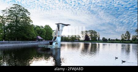 Old Diving Platform Coate Water Country Park , Swindon , Inghilterra Foto Stock