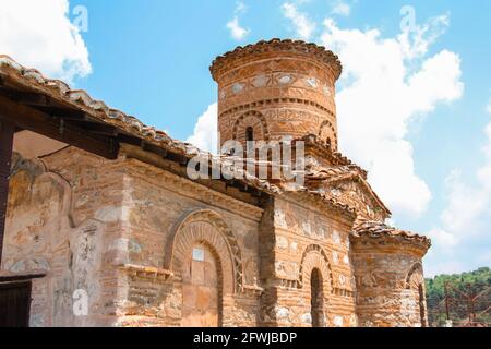 Antica chiesa ortodossa di Panagia nella città di Kastoria. Macedonia occidentale, Grecia Foto Stock