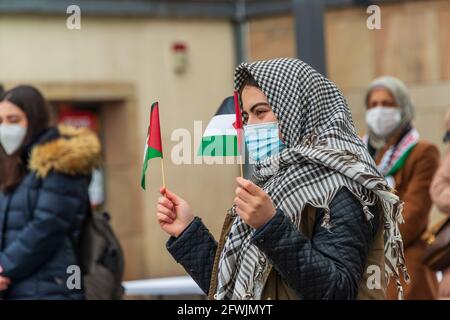 2021. Mai 22 Kiel, am Hauptbahnhof in Kiel fand heute eine dimostrazione unter dem Titel „Aktuelle Lage in Palästina statt. Circa 100 protese Teilnehmer Foto Stock