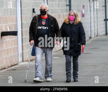 Morecambe, Regno Unito. 23 maggio 2021. I fan di Morecambe prima della seconda partita di play-off della Sky Bet League 2 tra Morecambe e Tranmere Rovers alla Globe Arena di Morecambe, Inghilterra, il 23 maggio 2021. Foto di Sam Fielding/prime Media Images. Credit: Prime Media Images/Alamy Live News Foto Stock