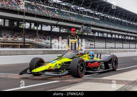 Indianapolis, Indiana, Stati Uniti. 22 maggio 2021. Ed JONES (18) di Dubai, Emirati Arabi Uniti si prepara a qualificarsi per la 105° edizione dell'Indianapolis 500 presso l'Indianapolis Motor Speedway di Indianapolis, Indiana. Credit: Colin J Mayr Grindstone Media Gr/ASP/ZUMA Wire/Alamy Live News Foto Stock