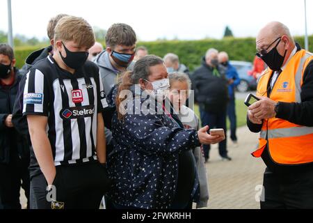 Newcastle, Regno Unito. 20 Marzo 2021. NEWCASTLE UPON TYNE, 22 MAGGIO i biglietti sono controllati prima della partita TRA Newcastle Thunder e Halifax Panthers a Kingston Park, Newcastle, domenica 23 maggio 2021. (Credit: Chris Lishman | MI News) Credit: MI News & Sport /Alamy Live News Foto Stock