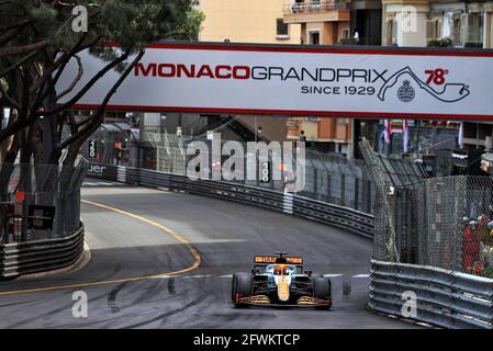 Monte Carlo, Monaco. 23 maggio 2021. Daniel Ricciardo (AUS) McLaren MCL35M. Gran Premio di Monaco, domenica 23 maggio 2021. Monte Carlo, Monaco. Credit: James Moy/Alamy Live News Foto Stock