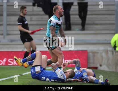 Josh Griffin dello Hull FC festeggia il punteggio durante la partita della Betfred Super League allo Emerald Headingley Stadium di Leeds. Data immagine: Domenica 23 maggio 2021. Foto Stock