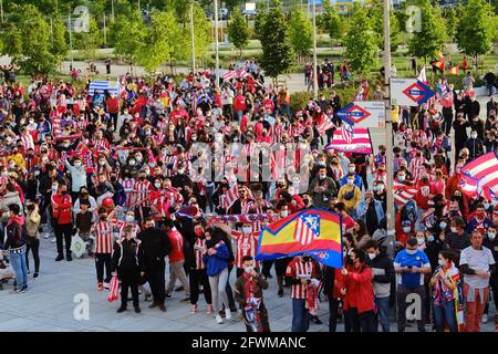 Madrid, Spagna. 23 maggio 2021. I giocatori dell'Atletico Madrid festeggiano allo stadio Wanda Metropolitano di Madrid, Spagna, domenica 23 maggio 2021. L'Atletico Madrid è sopravvissuto a un drammatico round finale per aggiudicarsi il suo primo titolo di campionato spagnolo dal 2014 con una vittoria di 2-1 a Valladolid il sabato. Credit: STAMPA CORDON/Alamy Live News Foto Stock