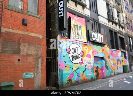 FUORI gay bar a Liverpool Foto Stock