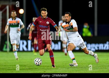 Cittadella, Italia. 23 maggio 2021. Francesco di Mariano (Venezia FC) in azione durante le finali di Playoff - Cittadella vs Venezia, Campionato Italiano di Calcio BKT a Cittadella, Italia, Maggio 23 2021 Credit: Independent Photo Agency/Alamy Live News Foto Stock