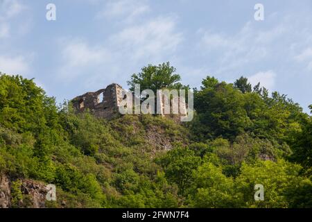 Bad Berneck è una città termale del distretto di Bayreuth, in Baviera, Germania. Fichtelgebirge Mountains.Ruins del castello di Walpote di Wallenrode, Hohenb Foto Stock