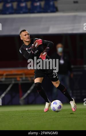 Bologna, Italia. 23 maggio 2021. Lukasz Skorupski (Bologna) durante la partita italiana 'sarie A' tra ologna 1-4 Juventus allo stadio Renato Dall Ara il 23 maggio 2021 a Bologna. Credit: Maurizio Borsari/AFLO/Alamy Live News Foto Stock