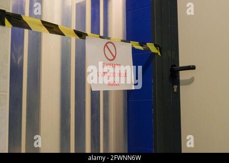 Camponogara, Italia. 24 Maggio 2021. Divito d'uso docce palestra durante Riaperture centri sportivi e palestre, News in camponogara, Italia, 24 maggio 2021 Credit: Independent Photo Agency/Alamy Live News Foto Stock