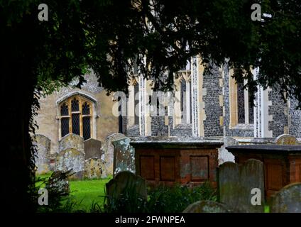 Chiesa di Santa Maria nel villaggio di East Bergholt, Suffolk, Inghilterra, Regno Unito Foto Stock