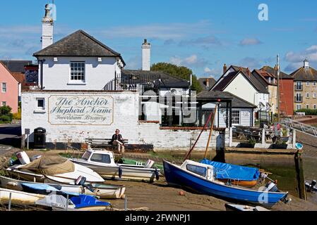 Il villaggio di Rowhedge, sul fiume Colne, Essex, Inghilterra Regno Unito Foto Stock