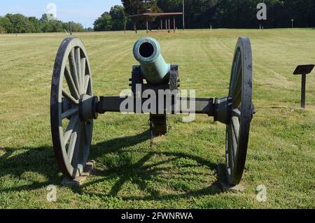 Washington, DC, Stati Uniti. 15 maggio 2020. 20200515: Un cannone Union si trova sul campo di battaglia di Malvern Hill, parte del Richmond National Battlefield Park ad est di Richmond, Virginia. Credit: Chuck Myers/ZUMA Wire/Alamy Live News Foto Stock