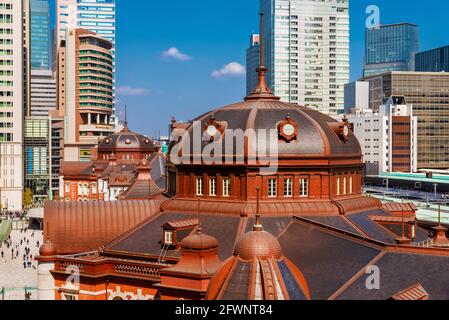 Tokyo Station bellissime cupole restaurate al suo stile Meiji pre-bellico stato nel 2012 Foto Stock