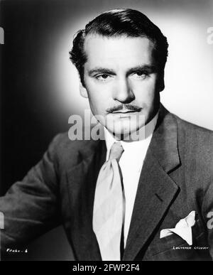 RITRATTO pubblicitario DI LAURENCE OLIVIER al momento in cui stava facendo CARRIE 1952 regista WILLIAM WYLER dal romanzo Suor Carrie Di Theodore Dreiser sceneggiatura Ruth e Augustus Goetz musica David Raksin Costume design Edith Head Paramount Pictures Foto Stock