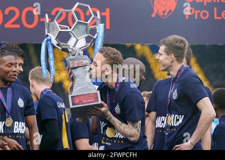 BRUGGE, BELGIO - MAGGIO 23: Noa Lang del Club Brugge durante la partita di jupiler pro League tra Club Brugge e KRC Genk a Jan Breydelstadion il 23 maggio Foto Stock