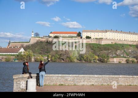 Foto della fortezza Novi Sad (Petrovaradin), uno dei monumenti più rappresentativi della Voivodina, famosa per il suo festival musicale, Exit, che si svolge Foto Stock