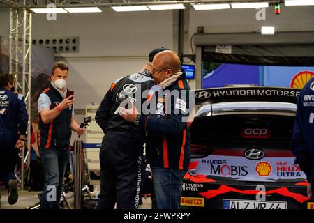 SORDO Dani (ESP), HYUNDAI I20 Coupe WRC, ritratto, ADAMO Andrea, Hyundai Motorsport Team Principal ritratto durante il Rally del Portogallo 2021, 4° round del FIA WRC 2021, Campionato Mondiale Rally FIA, dal 20 al 23 maggio 2021 a Matosinhos, Portogallo - Foto Paulo Maria / DPPI / LiveMedia Foto Stock