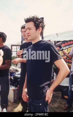 Deryck Whibley di Sum 41 al Reading Festival 2002, Reading, Berkshire, Inghilterra, Regno Unito. Foto Stock